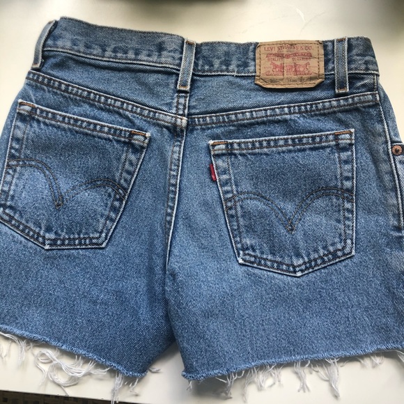 Levi’s Denim Shorts - Picture 2 of 3